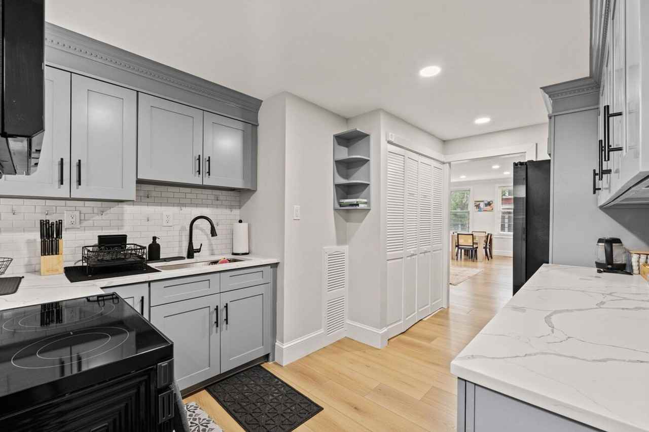 613 Harvard St Nw #1511067P - Photo 5 of 14