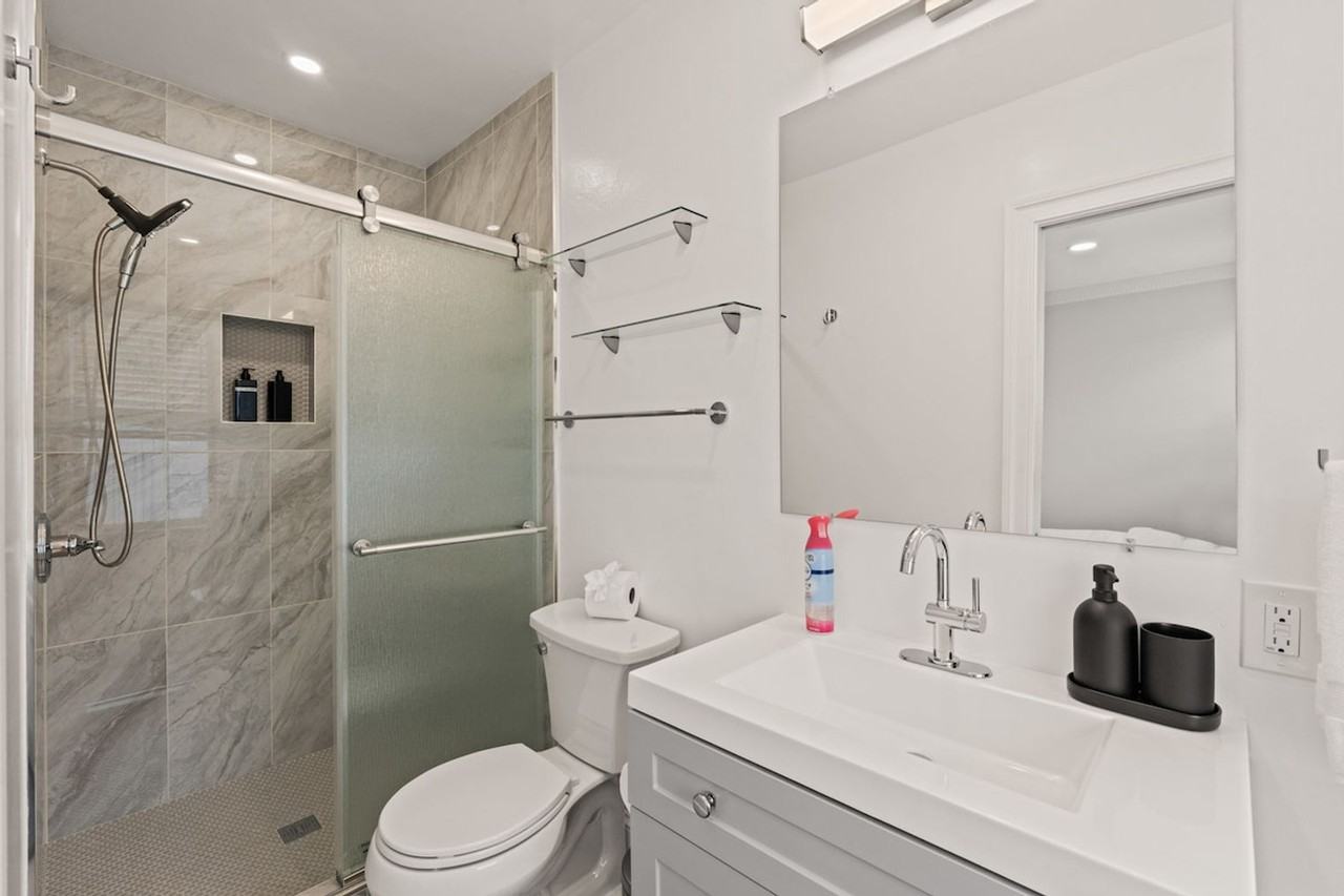613 Harvard St Nw #1511067P - Photo 6 of 14