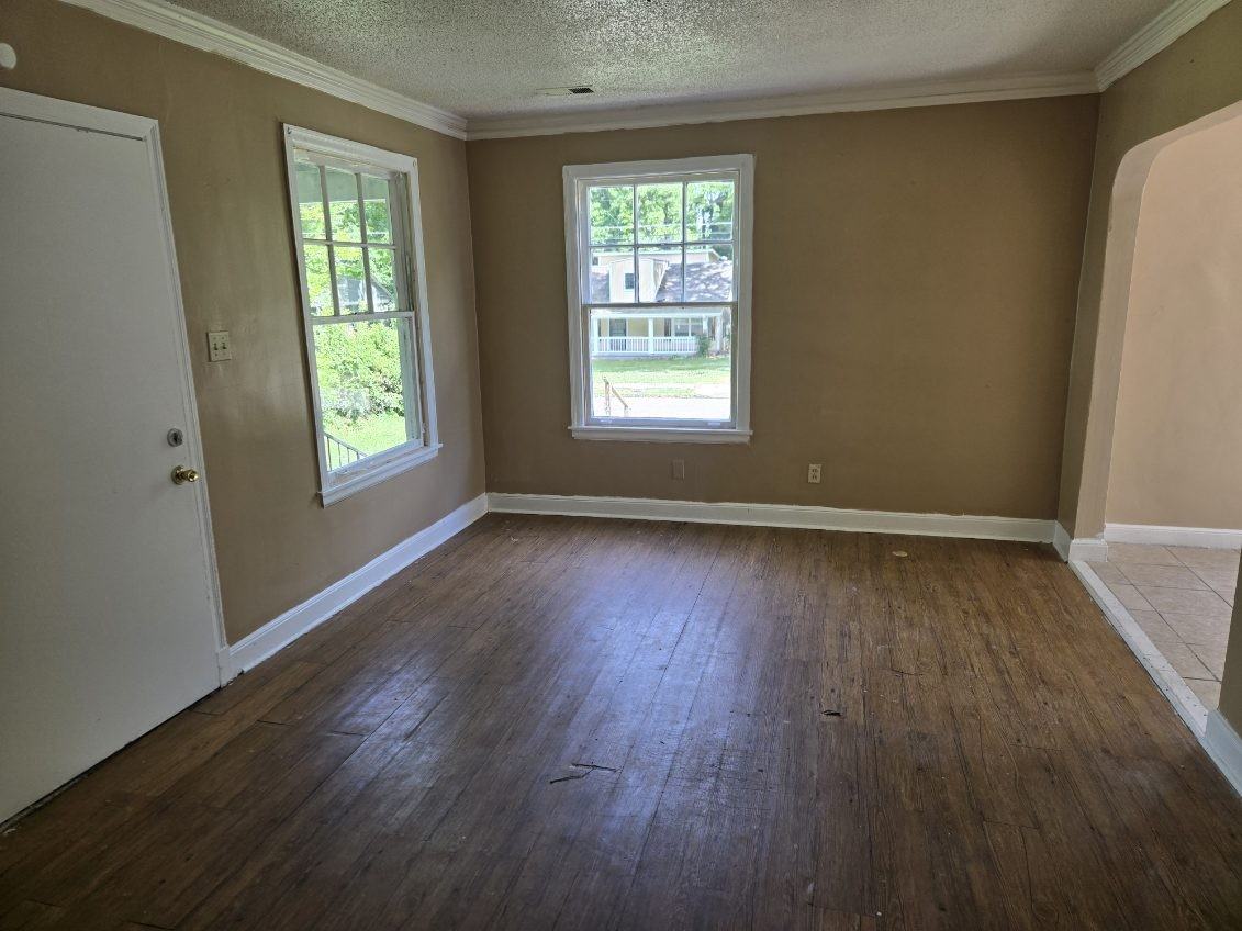 3703 Fairoaks Ave - Photo 3 of 9