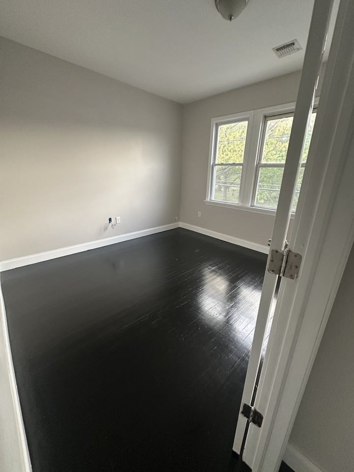170 Union Ave #2R - Photo 3 of 16