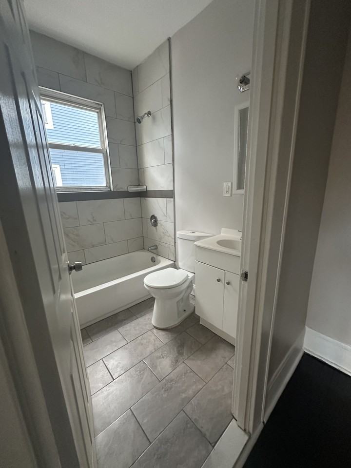 170 Union Ave #2R - Photo 4 of 16