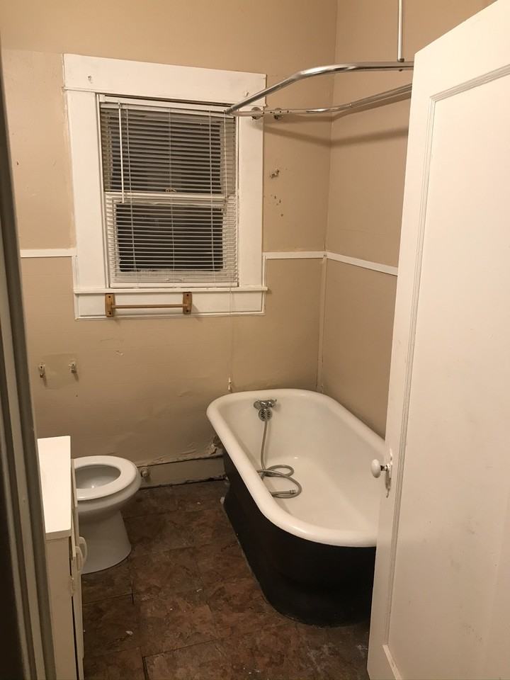 208 N Lumpkin St - Photo 6 of 6