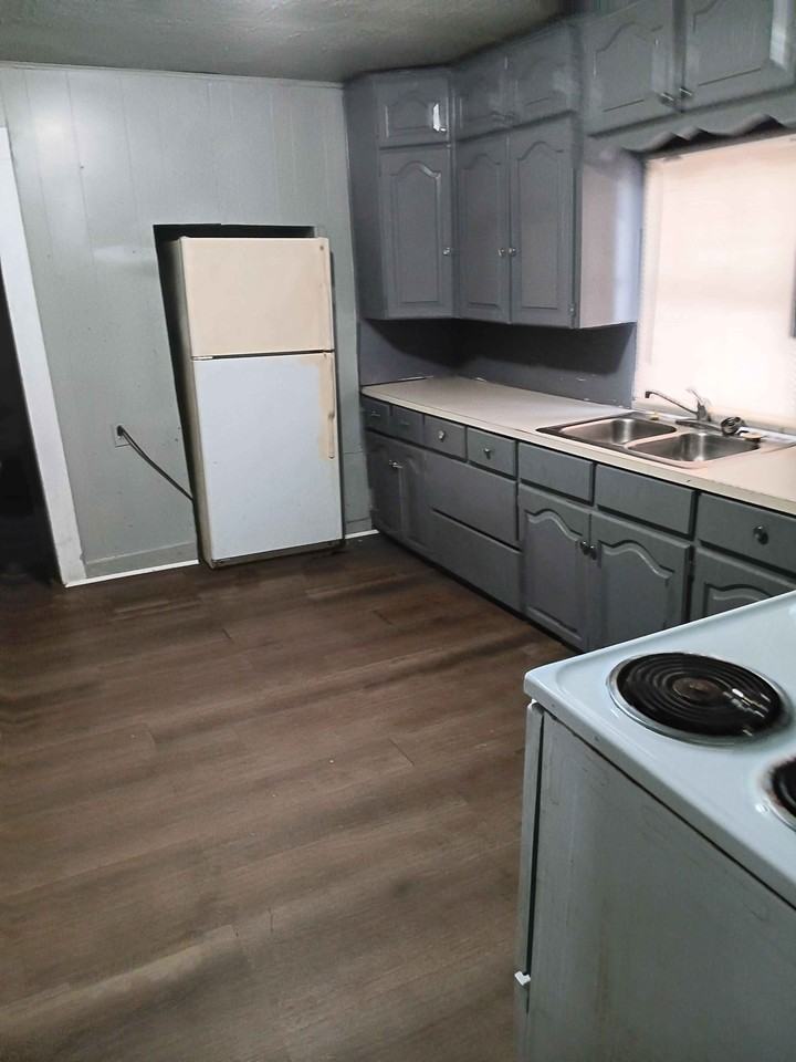 106 N 2nd St - Photo 5 of 10
