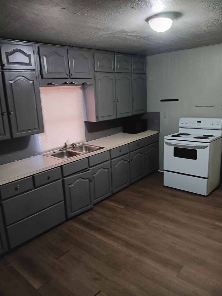 106 N 2nd St - Photo 6 of 10