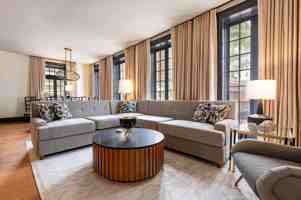 featured image of 1011 Canal St
