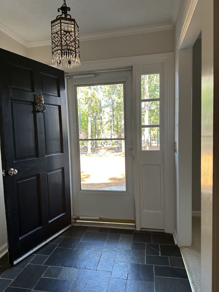 147 Pine Ridge Dr - Photo 3 of 15