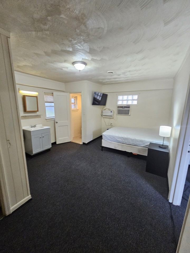 8188 Lee Hwy #9 - Photo 2 of 5
