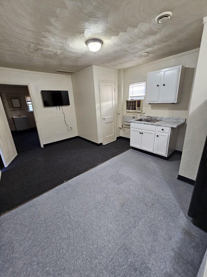 8188 Lee Hwy #9 - Photo 4 of 5