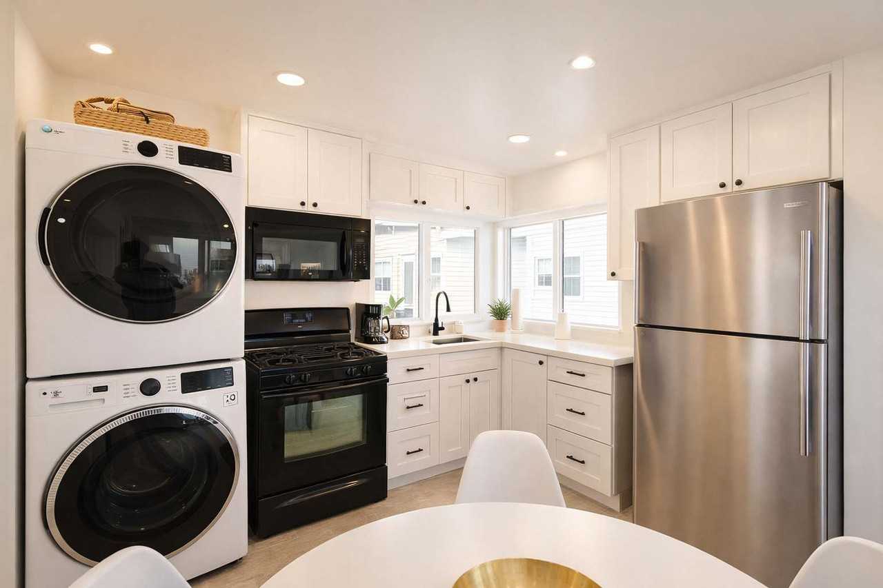 817 Vanitie Ct #1520898P - Photo 4 of 10