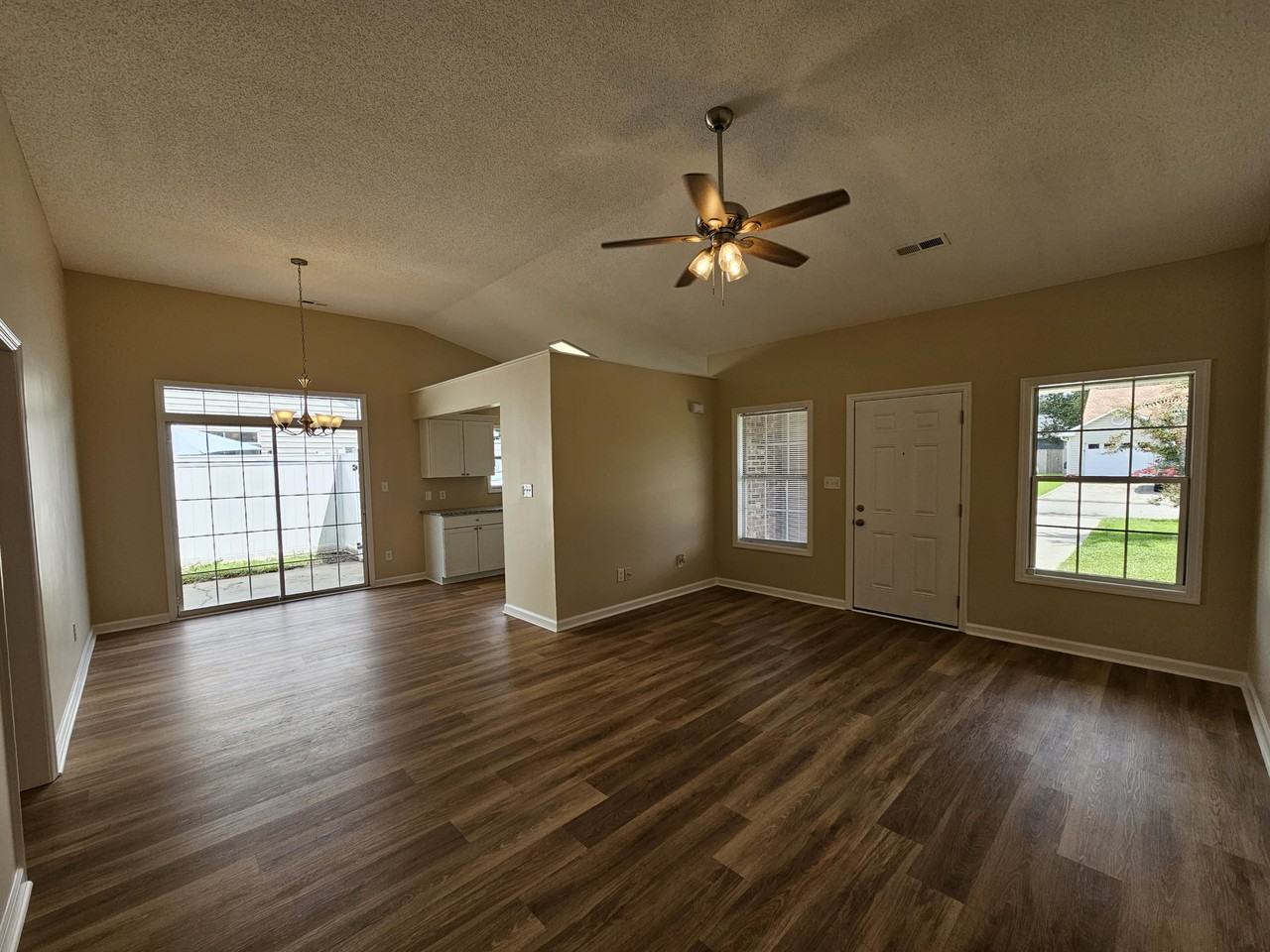 1802 Barberry Dr #1802 - Photo 3 of 13