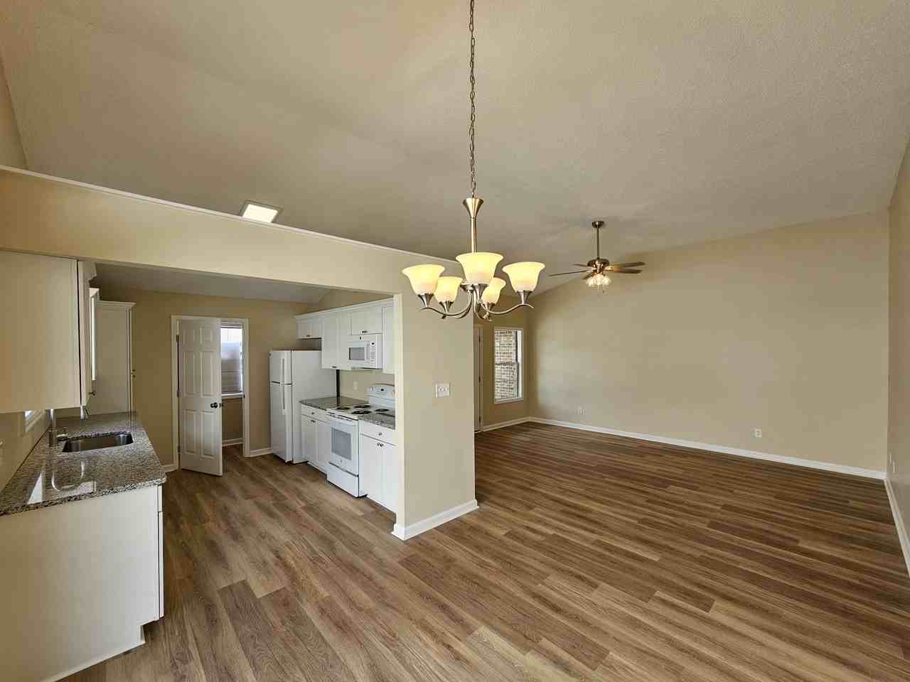 1802 Barberry Dr #1802 - Photo 4 of 13