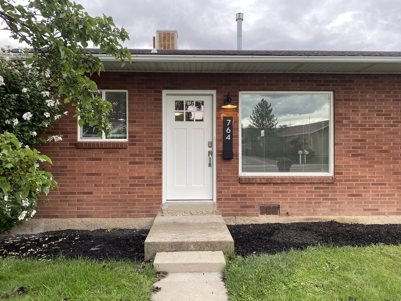 764 Wn, #1 - Photo 2 of 9