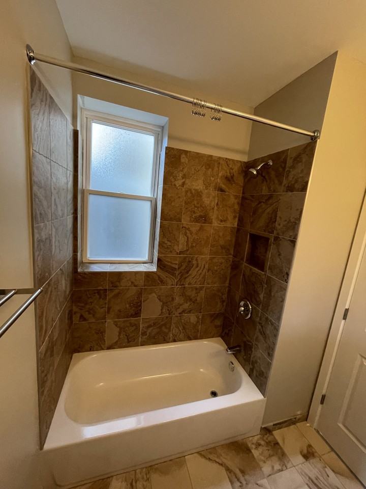 122 S Central Ave #2 - Photo 4 of 8