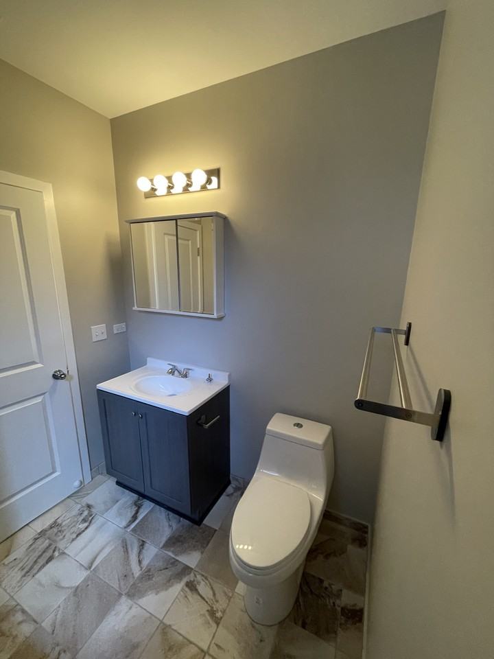 122 S Central Ave #2 - Photo 5 of 8