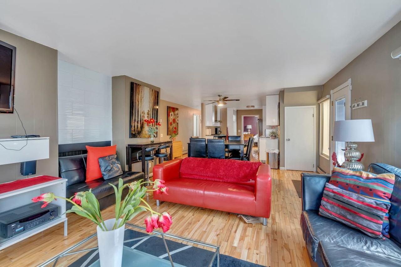 665 N Columbus St #1513966P - Photo 3 of 48