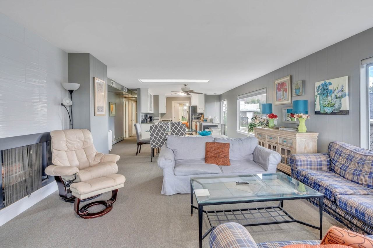 665 N Columbus St #1513966P - Photo 6 of 48