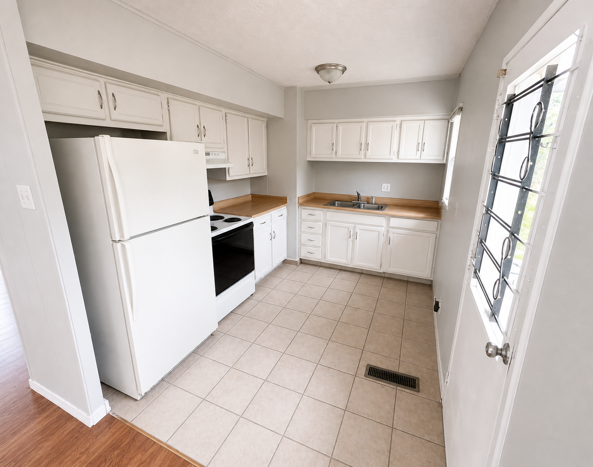 5602 Glencoe St - Photo 5 of 12