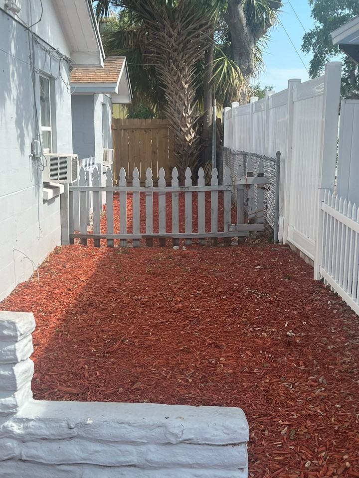 1233 Grove St - Photo 5 of 21