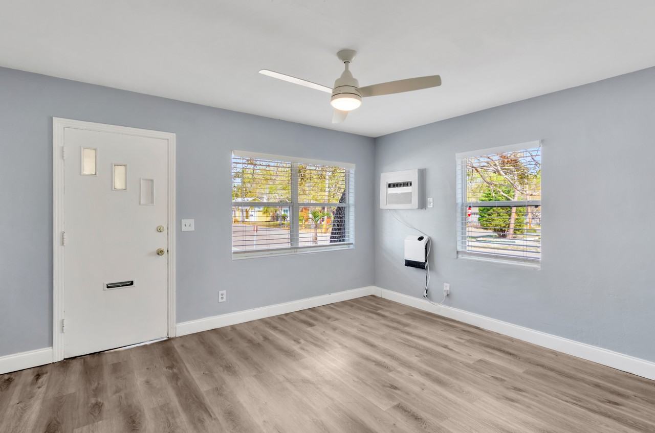 1233 Grove St - Photo 7 of 21