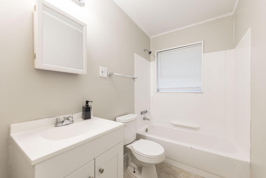 705 American Blvd - Photo 5 of 18