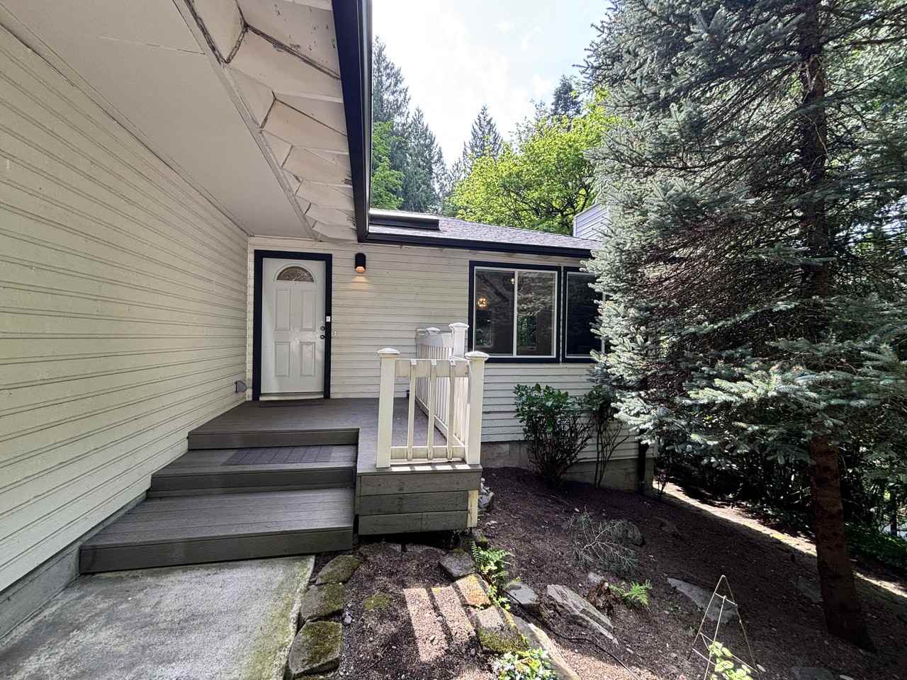 6935 Se 122nd Ave - Photo 4 of 34