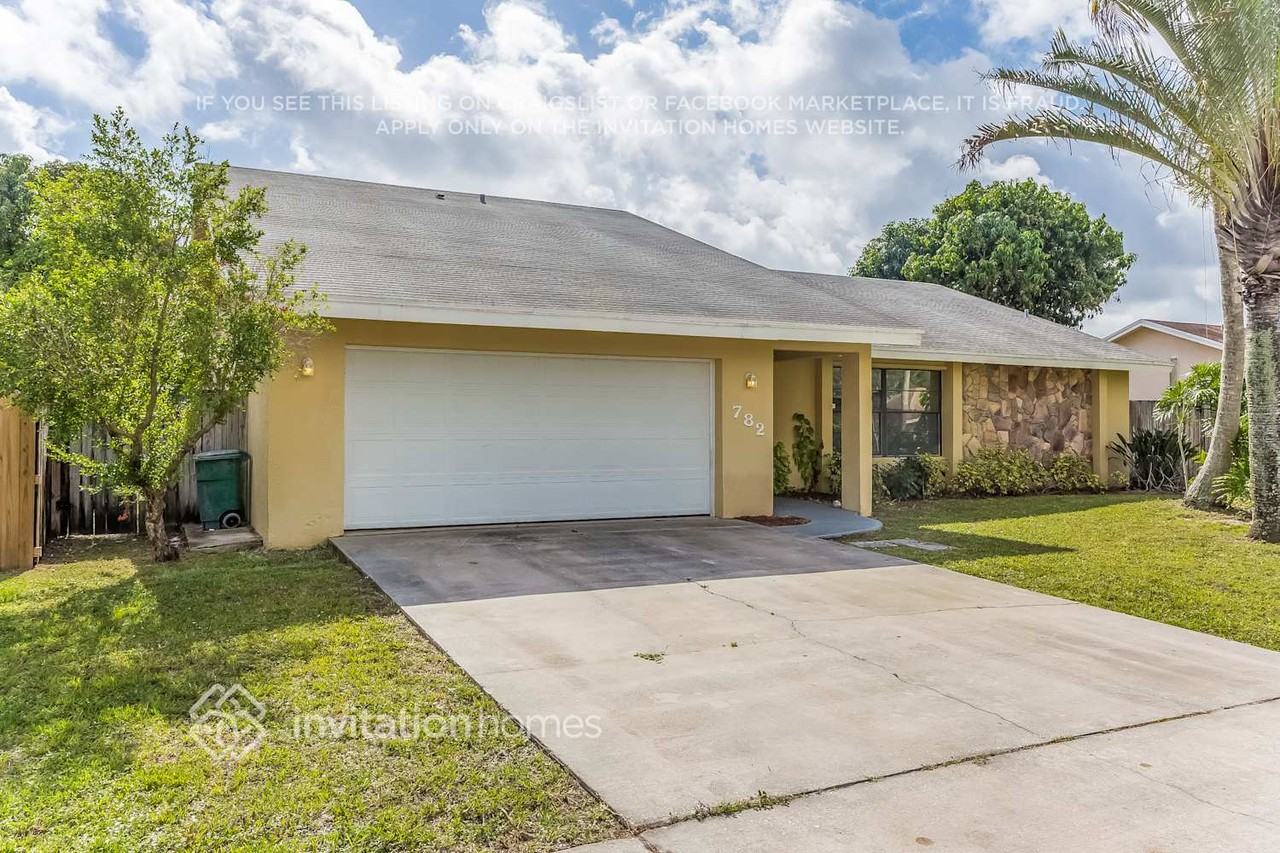 782 Ryanwood Dr - Photo 2 of 15