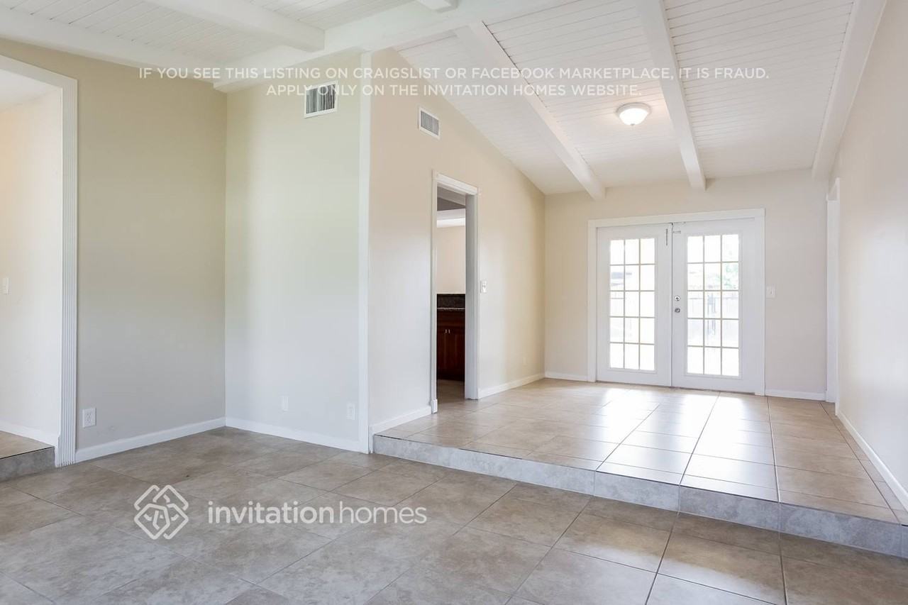 782 Ryanwood Dr - Photo 3 of 15