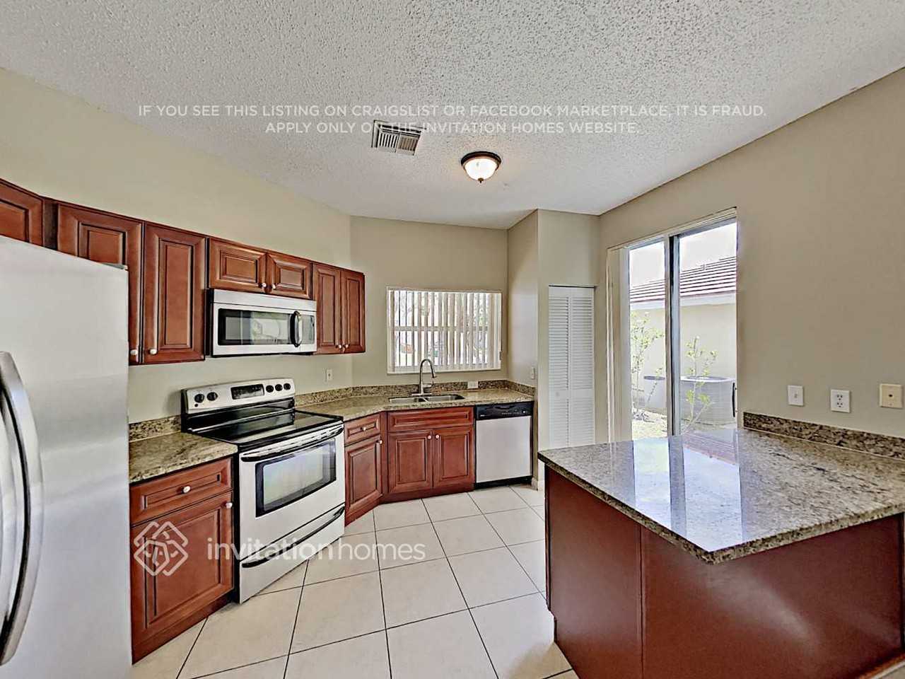 19150 Nw 19th St - Photo 7 of 18