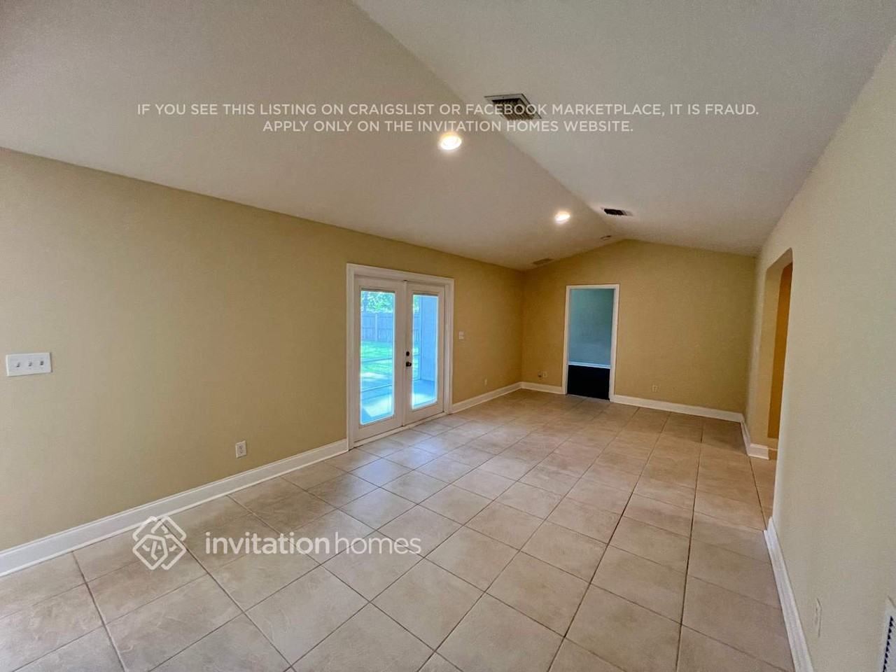 1318 Sw Bartell Ave - Photo 2 of 12