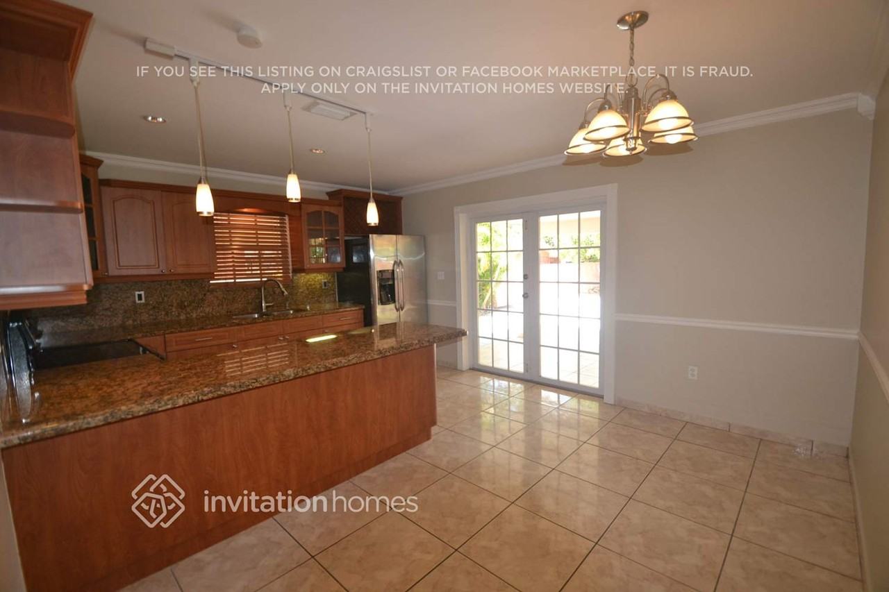6545 Sw 29th St - Photo 4 of 11