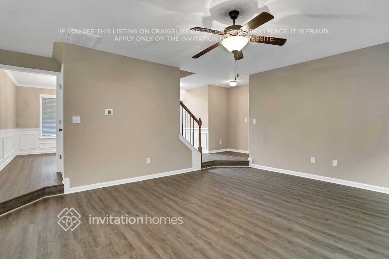 4176 Kenwood Trl - Photo 4 of 23