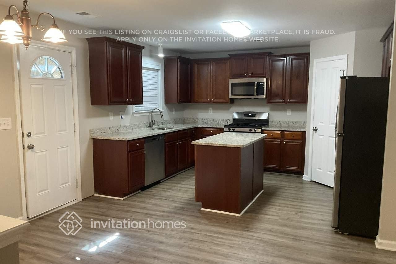 4176 Kenwood Trl - Photo 7 of 23