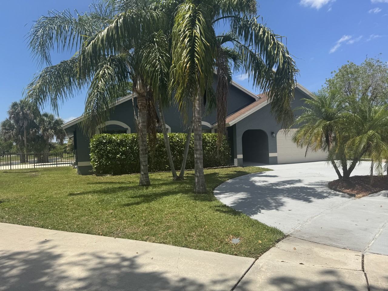 22545 Sawfish Ter - Photo 3 of 20
