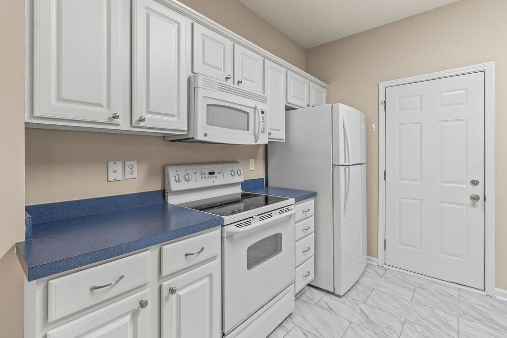 4359 River Gate Ln - Photo 4 of 23