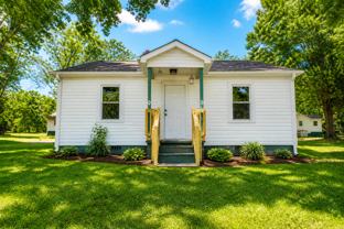 403 S Hampton St - Photo 1 of 1