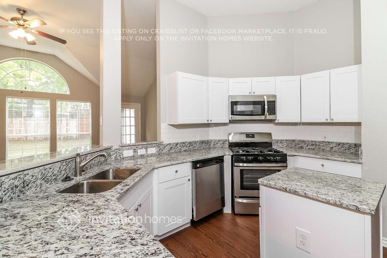 1617 Churchill Ln - Photo 6 of 21