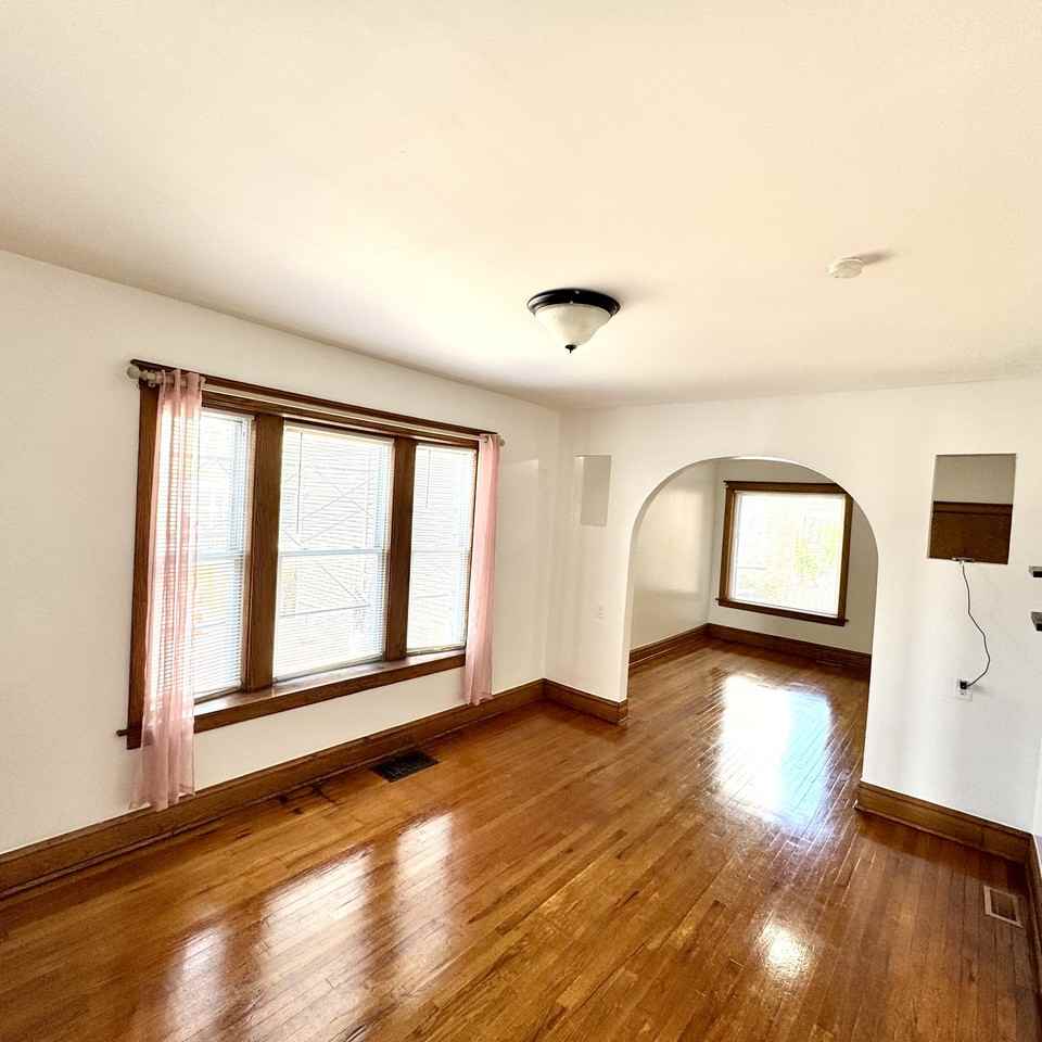 2246 N Springfield Ave #1 - Photo 2 of 8