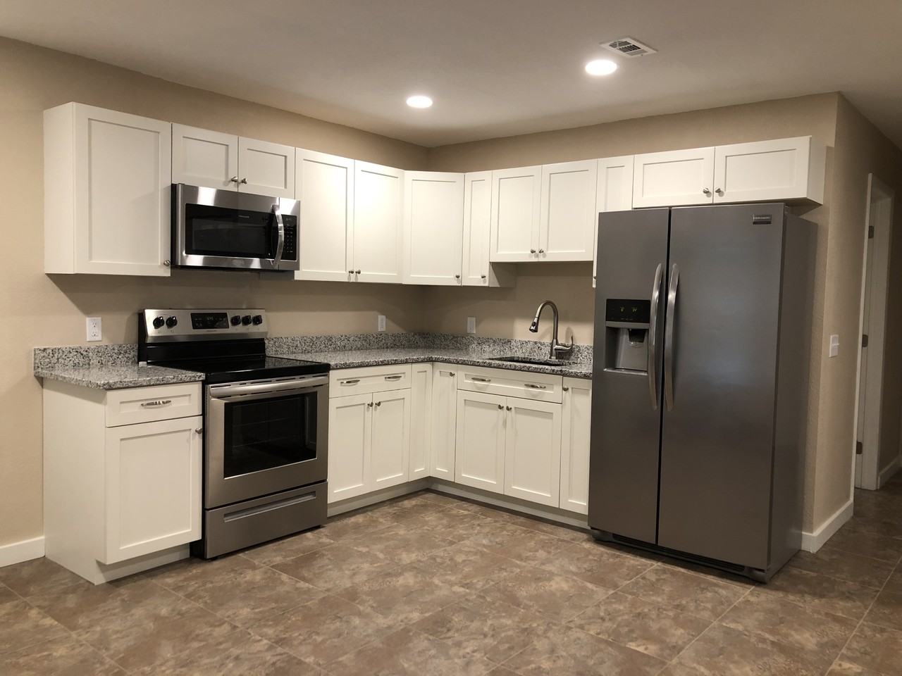 27250 Adams St #B - Photo 2 of 13