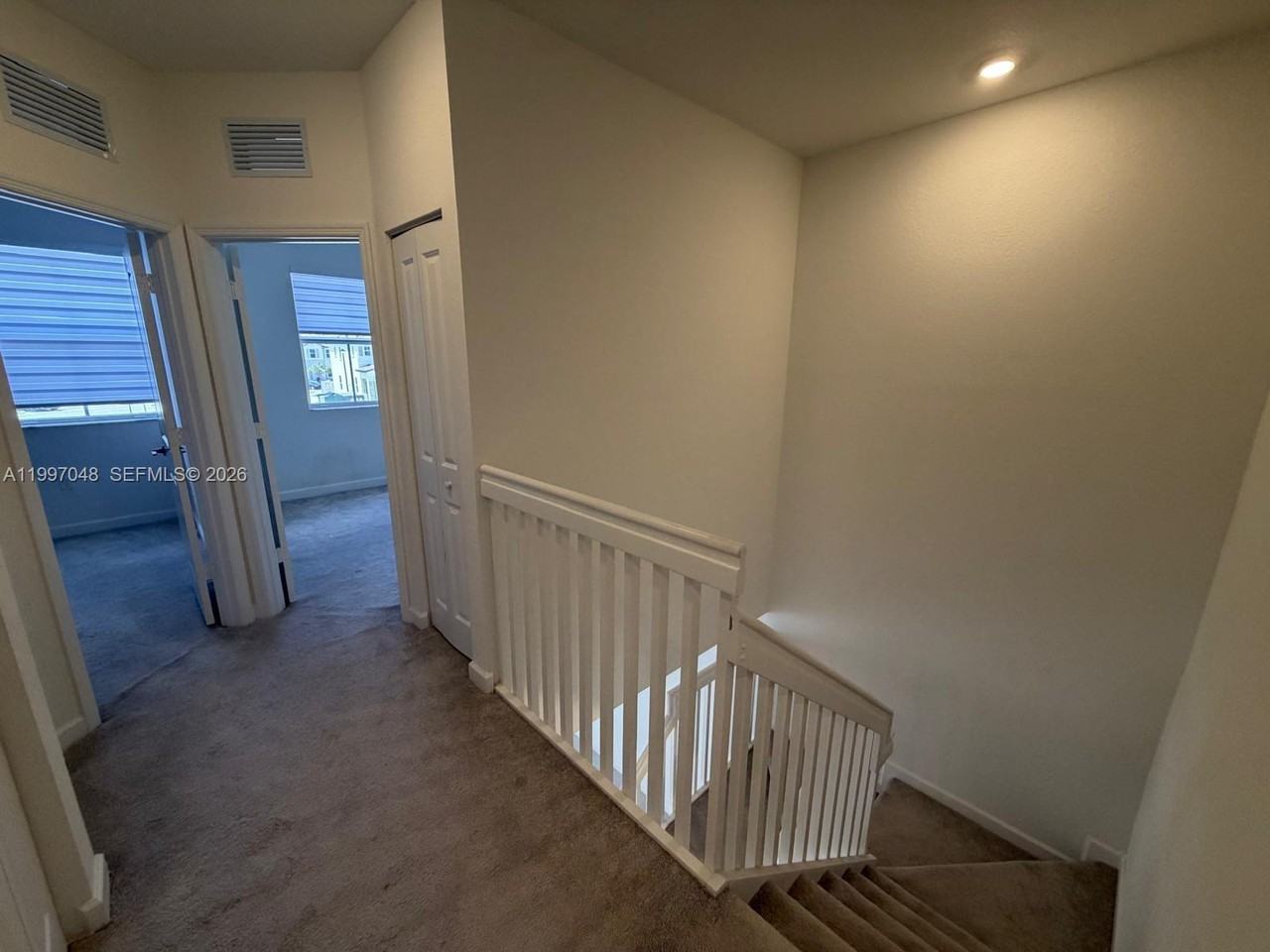 2659 Se 28th Dr - Photo 3 of 20