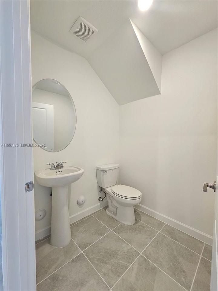2739 Se 25th Ave #2739 - Photo 6 of 26