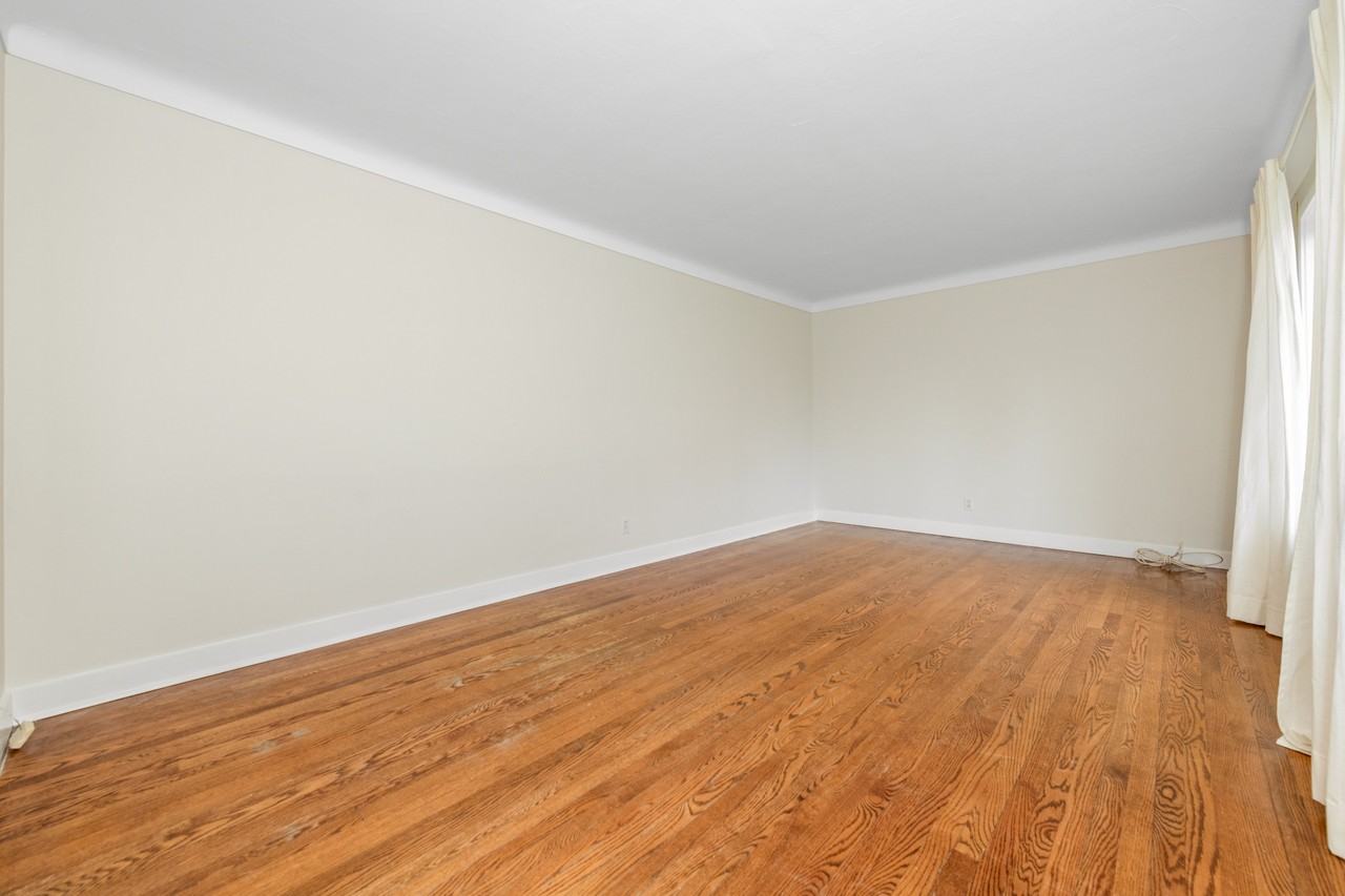 9 Kirkstall Avenue - Photo 5 of 34