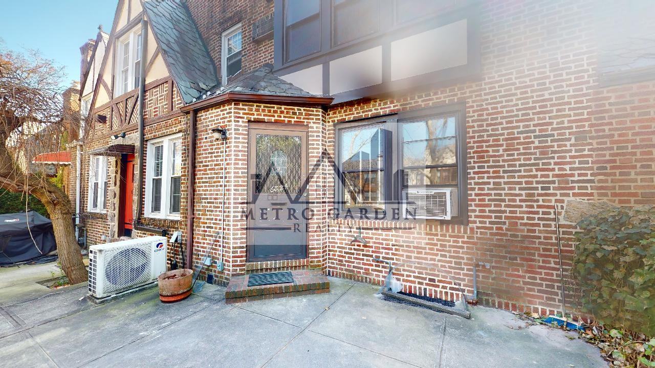 68-24 Juno Street - Photo 4 of 51