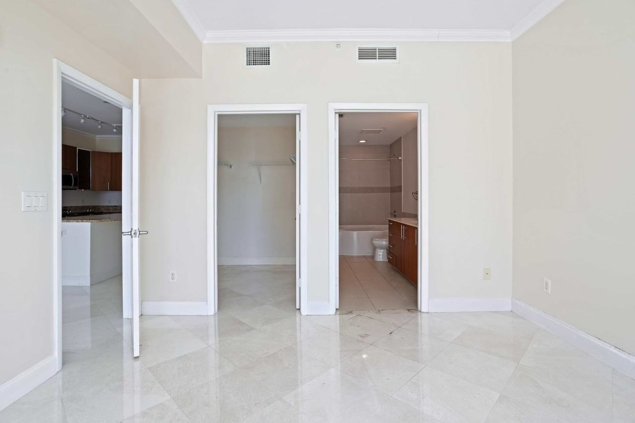 1945 South Ocean Drive #503 - Photo 5 of 6