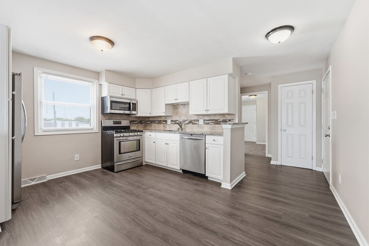 12865 Eureka Rd #2F - Photo 4 of 12