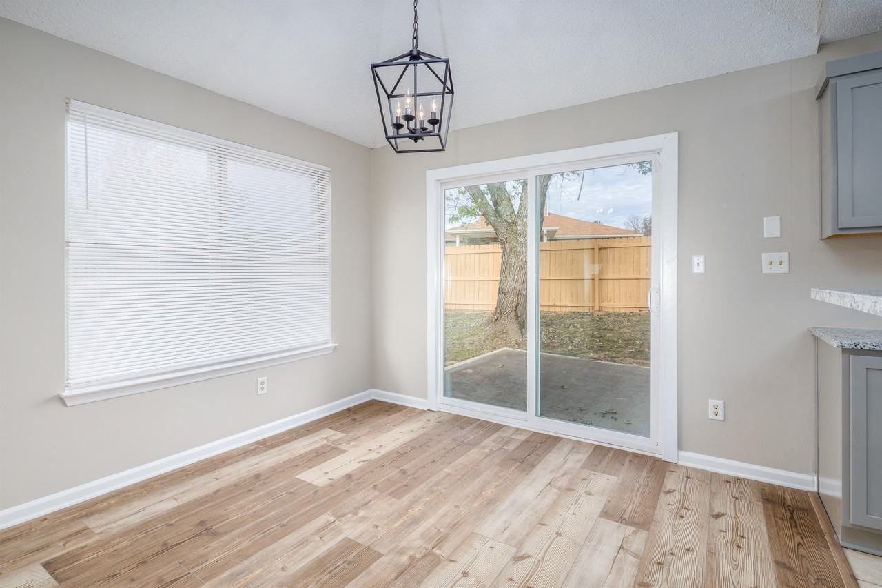 117 Willow Bluff Dr - Photo 2 of 21