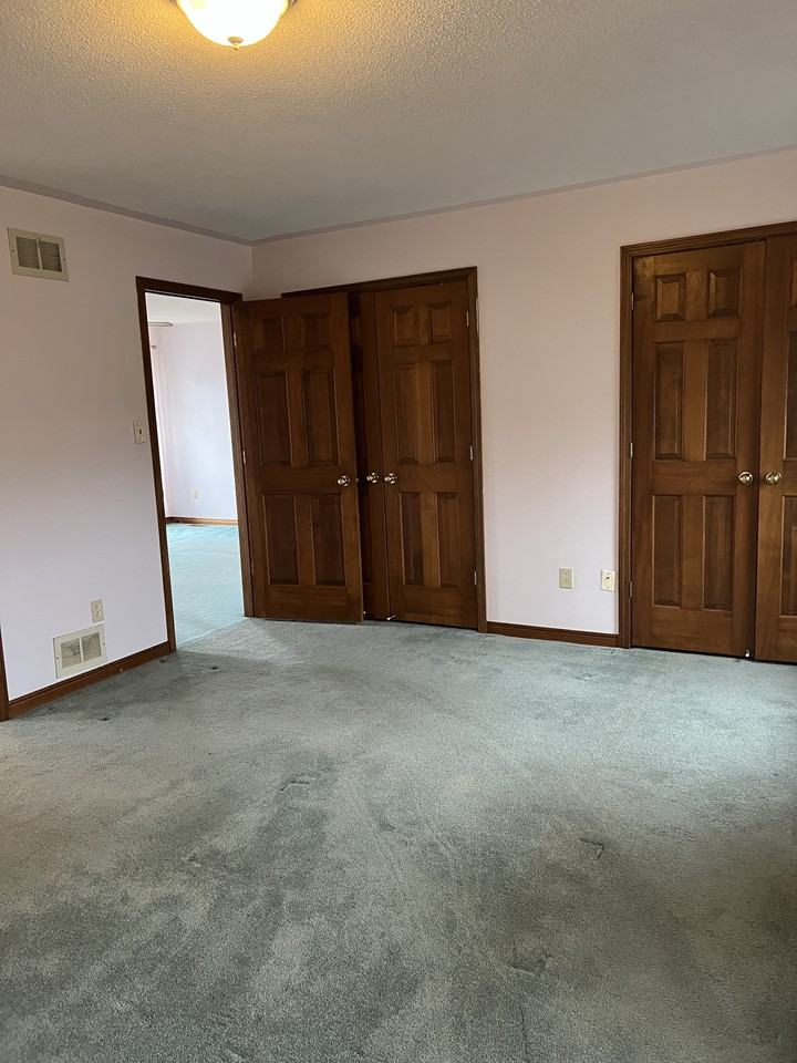1664 Forster Avenue - Photo 4 of 7