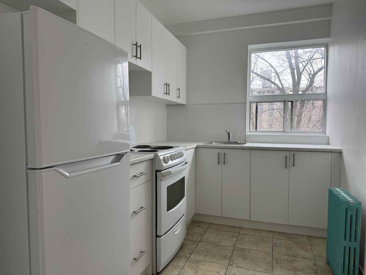 325A James Street South #206 - Photo 2 of 8