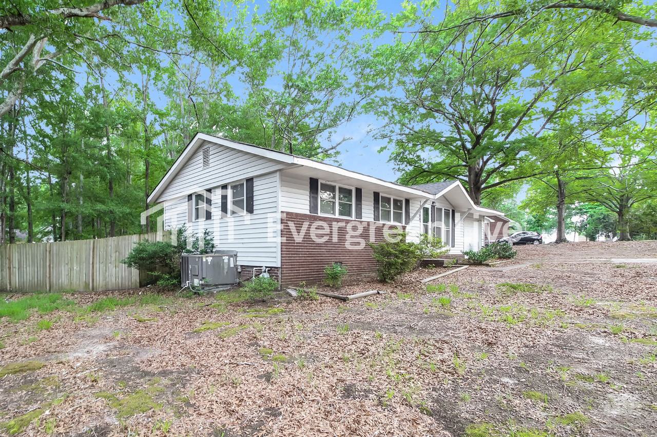 106 Thrift Dr - Photo 2 of 15