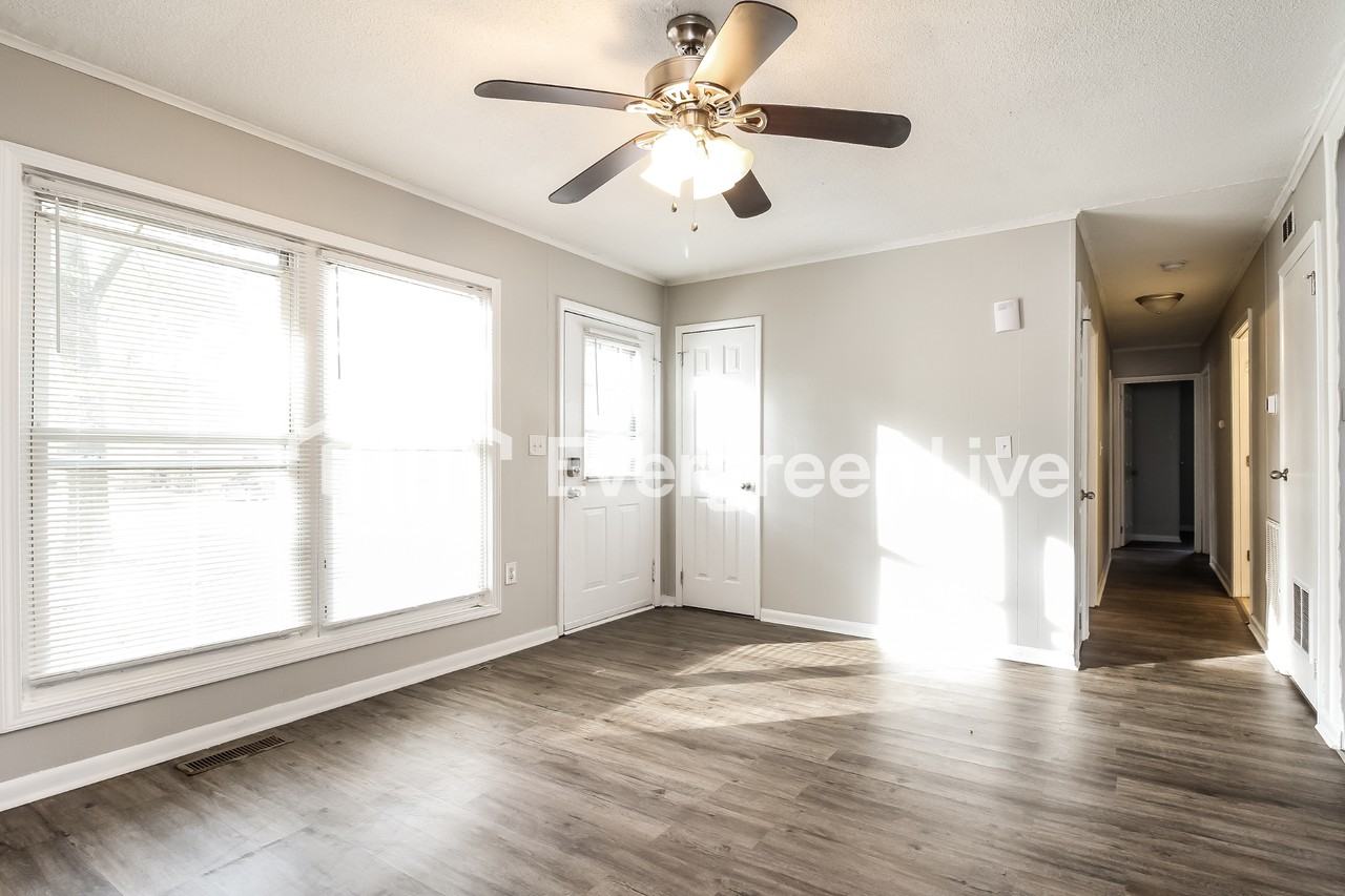 106 Thrift Dr - Photo 4 of 15