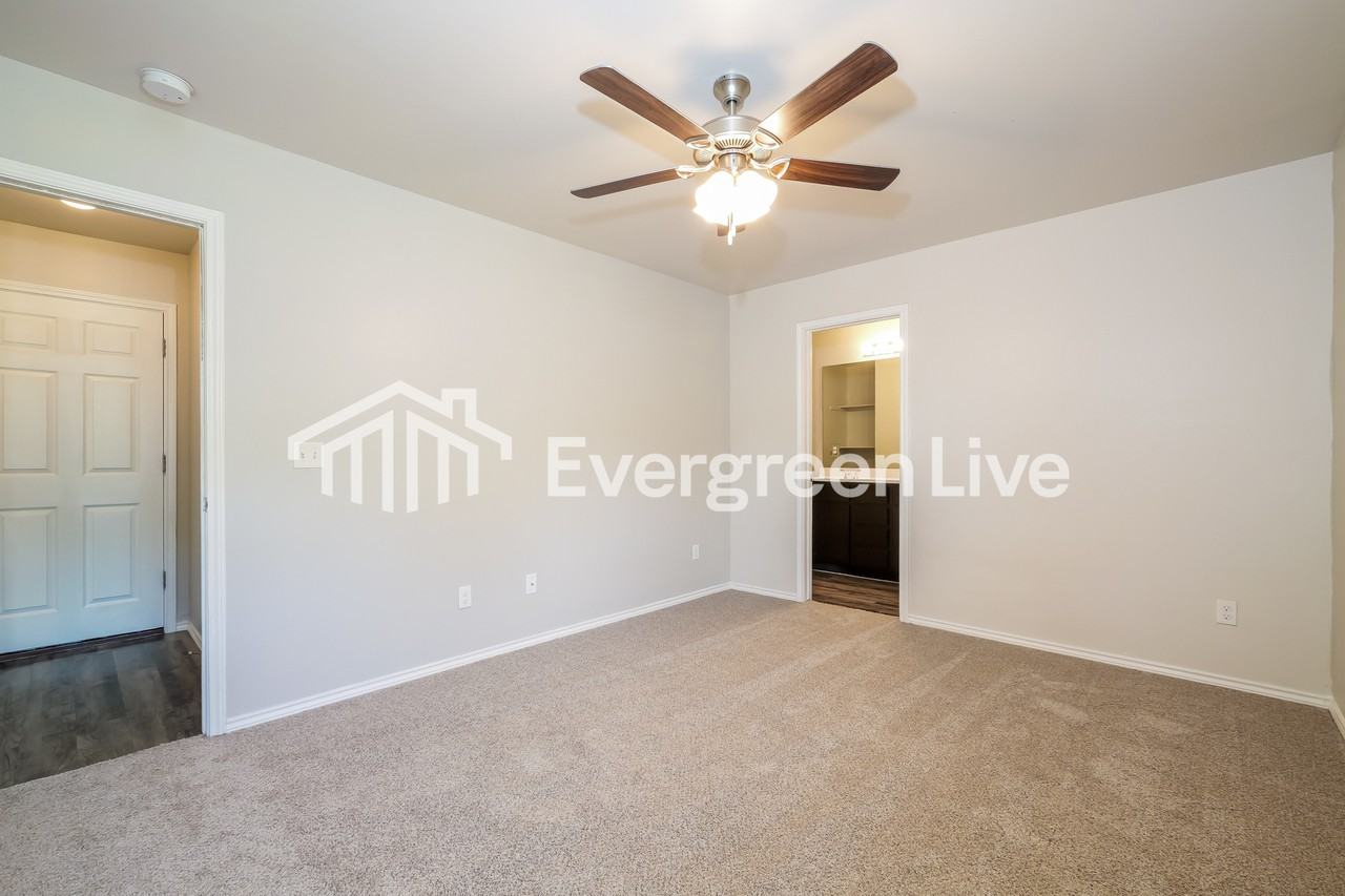 10748 Sw 23rd Pl - Photo 7 of 15